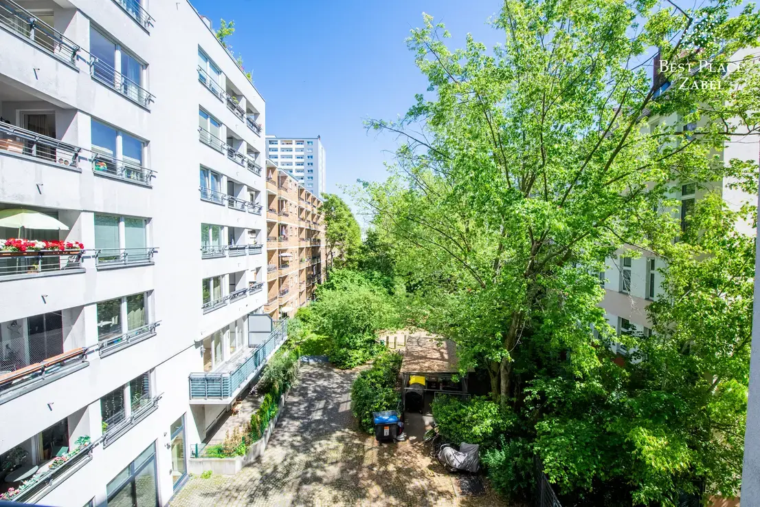 City-West kompakt: modernisiertes Design-Apartment mit ruhiger Loggia in der Nähe des KaDeWe