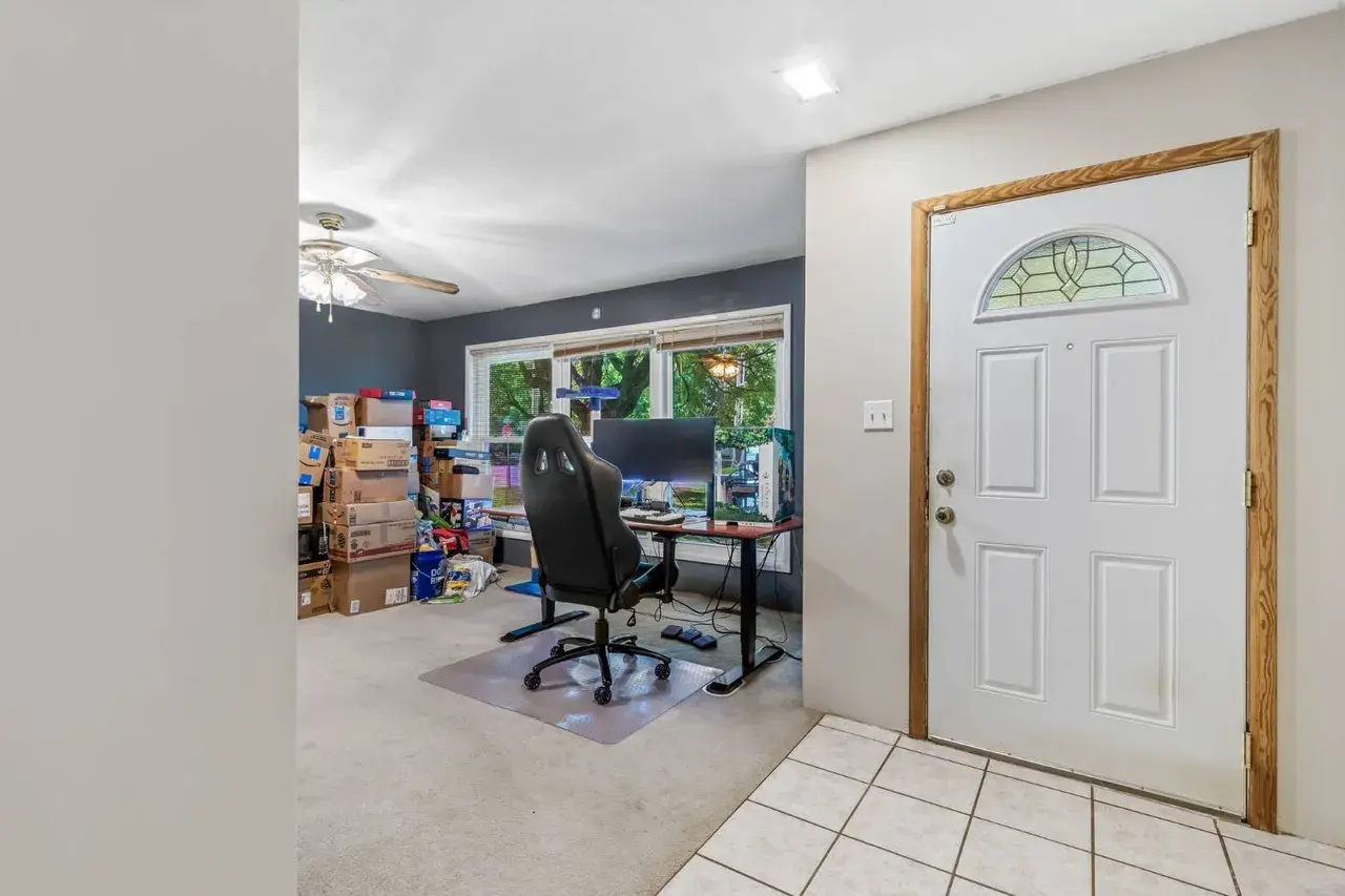 Luxry 3 Bed 2 Bath 1,462 sqft 0.69 acre lot