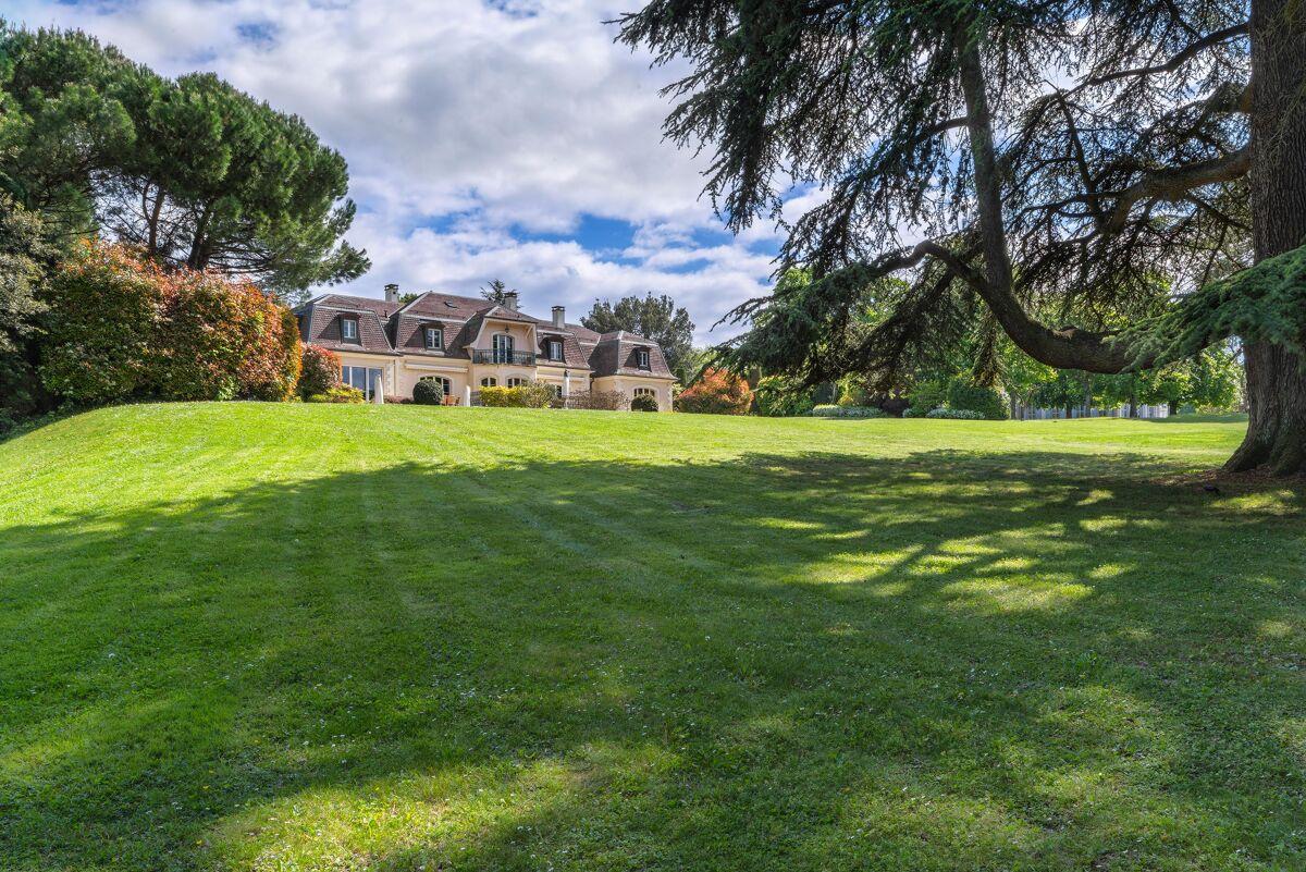 Exceptional villa on a 17,000 sqm plot in a privileged location in Cologny, Geneva